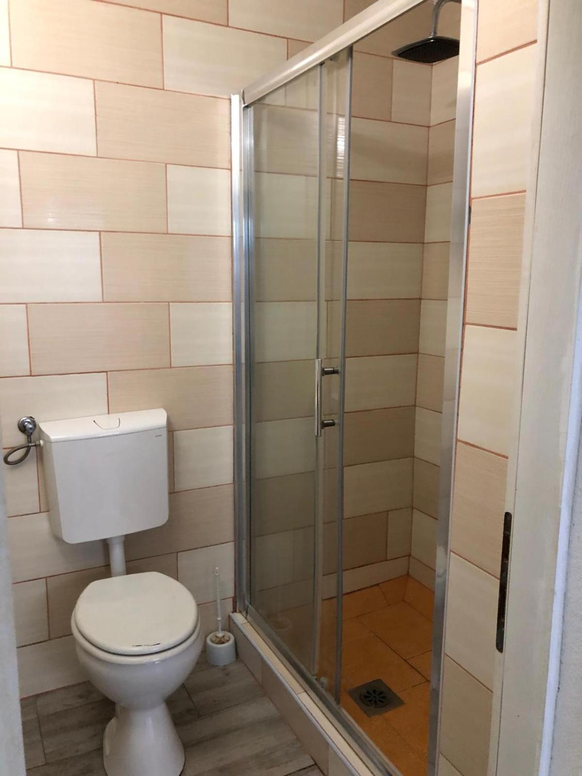 Apartmani Cesarica 卡尔卢巴格 客房 照片