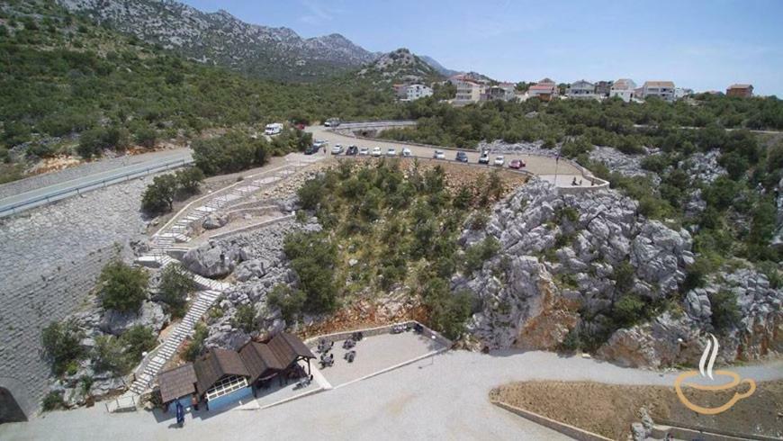 Apartmani Cesarica 卡尔卢巴格 外观 照片